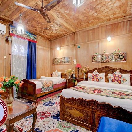 Lake Victoria Houseboats Bed & Breakfast Srinagar  Luaran gambar
