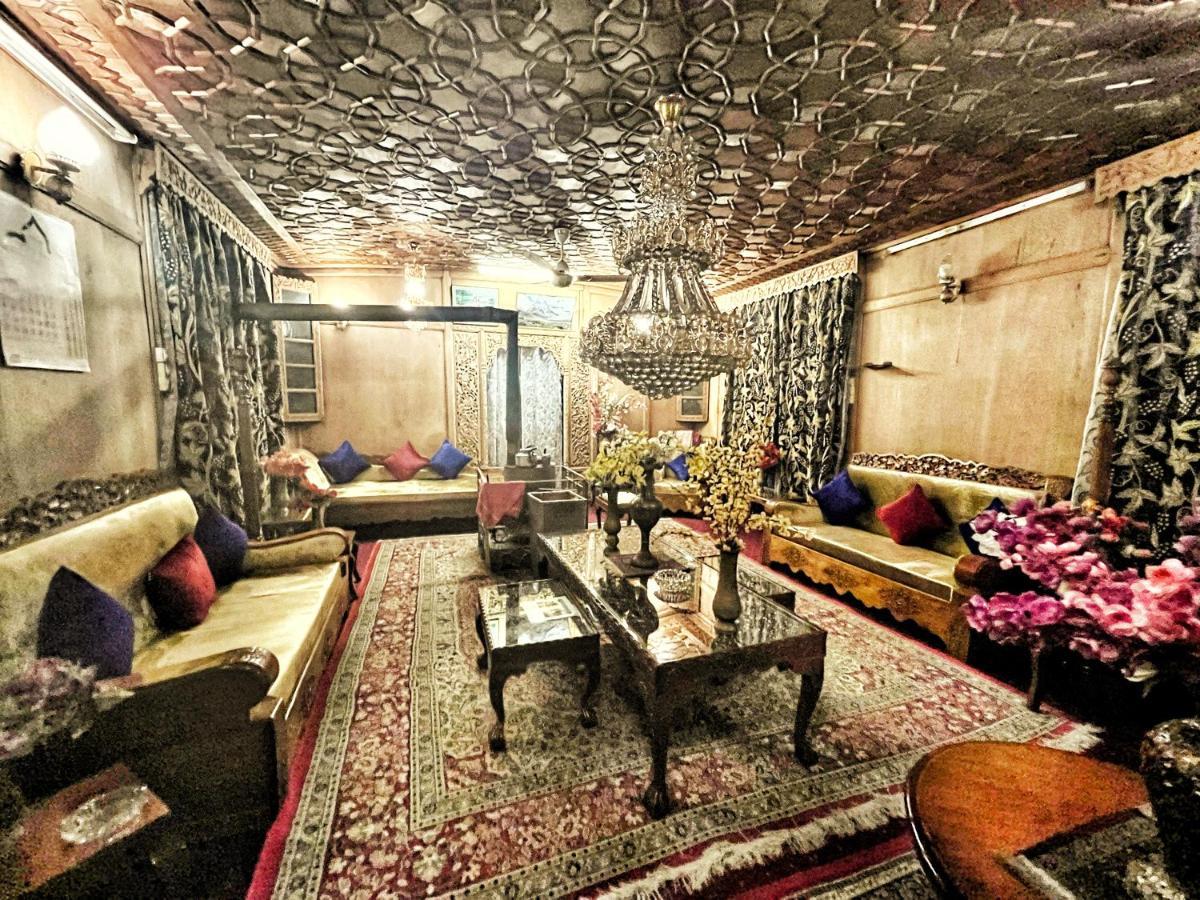 Lake Victoria Houseboats Bed & Breakfast Srinagar  Luaran gambar