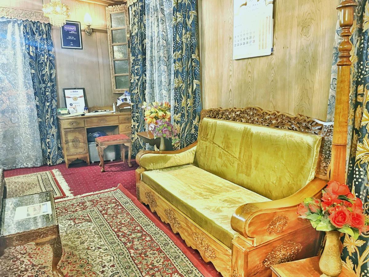 Lake Victoria Houseboats Bed & Breakfast Srinagar  Luaran gambar