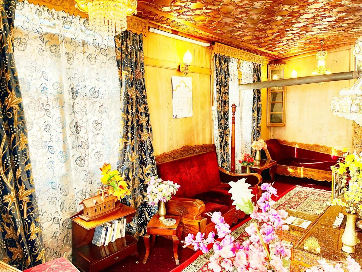 Lake Victoria Houseboats Bed & Breakfast Srinagar  Luaran gambar